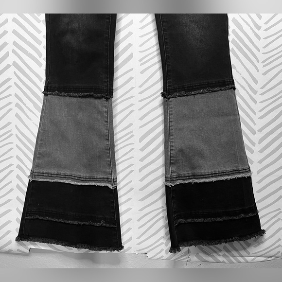 (3x$25) Moda Luxe Women's Black Gray Patchwork Flare Wide Leg Fray Hem Jeans - Picture 4 of 5